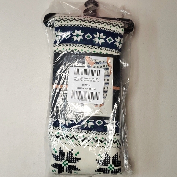 ❤️NWT VINTAGE TORRID POCKETS LEGGING - HIGH RISE POWDER PUFF SNOWFLAKE PLUS SIZE - Picture 7 of 11